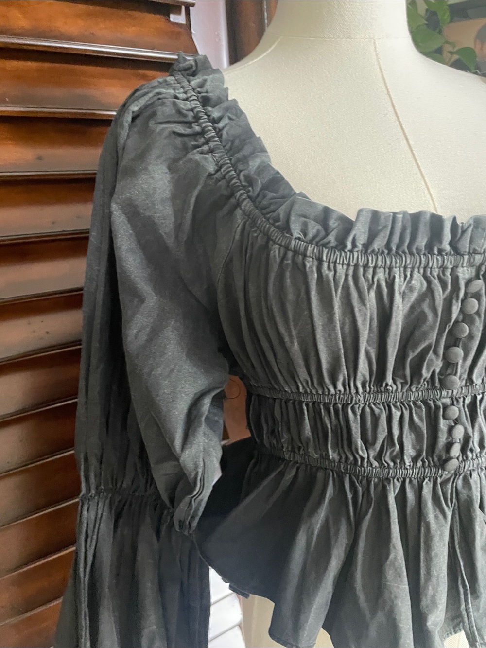 POL Ren Faire Ruched Sexy Fitted Top Medium EUC NWOT Cotton Smocked Romantic - Picture 4 of 9